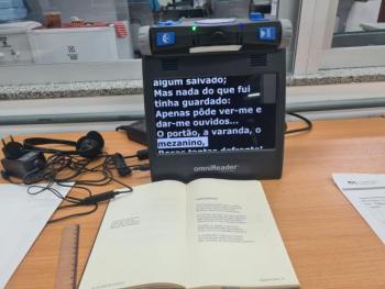 Leitor autônomo - equipamento que auxilia na leitura da leitura de textos impressos